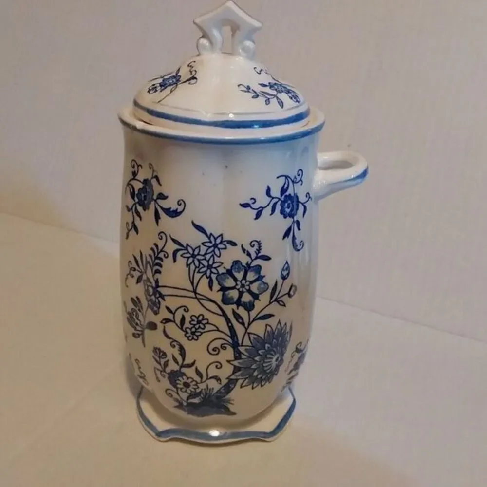 Vintage BLUE ONION 7